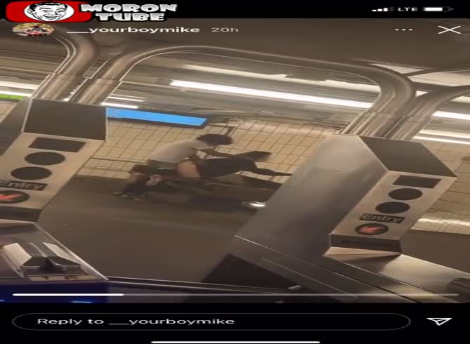 Video :The metro station isn't always the most peaceful location for this